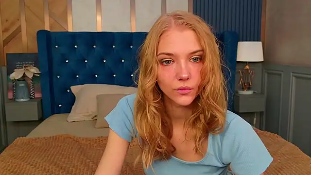 Snapshot of 4example_Chloe chatting on April 8, 2026, 5:40 am 4example Chloe online show from April 8, 2026, 5:40 am