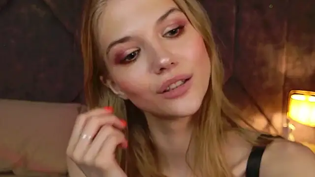 Snapshot of 4example_Chloe chatting on April 11, 2026, 7:45 am 4example Chloe online show from April 11, 2026, 7:45 am