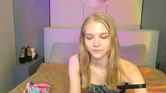 Snapshot of 4example_Chloe chatting on April 14, 2026, 5:46 am 4example Chloe online show from April 14, 2026, 5:46 am