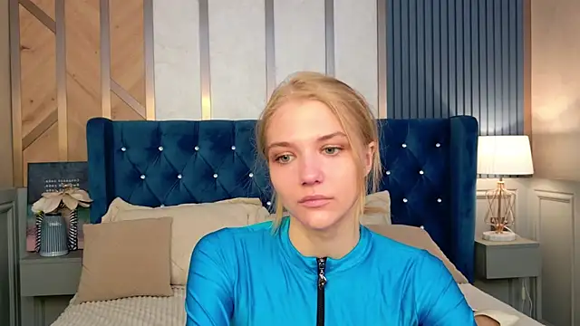 Snapshot of 4example_Chloe chatting on April 22, 2026, 5:21 am 4example Chloe online show from April 22, 2026, 5:21 am