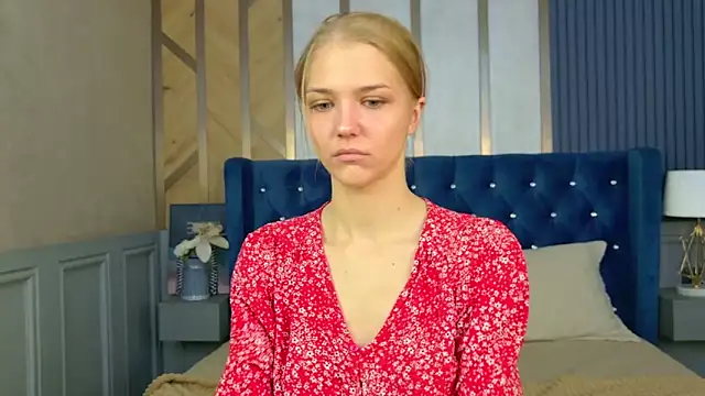 Snapshot of 4example_Chloe chatting on May 20, 2026, 5:35 am 4example Chloe online show from May 20, 2026, 5:35 am