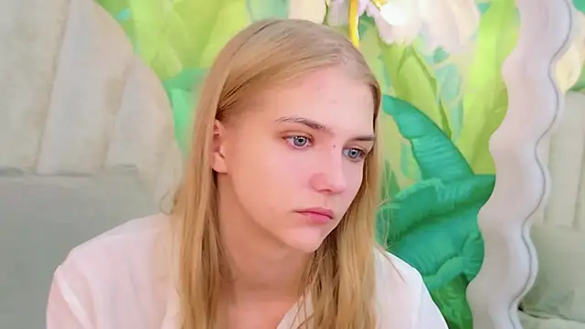 4example Chloe online show from July 8, 2026, 5:45 am