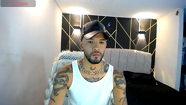 LickMyInk online show from October 18, 2025, 3:20 am