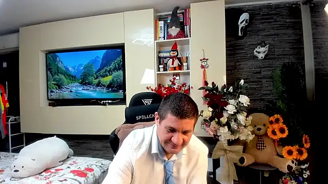 SpartacusDaddy48 online show from June 1, 2026, 5:03 pm