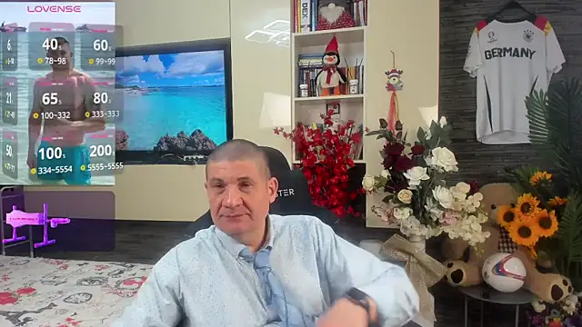 SpartacusDaddy48 online show from June 22, 2026, 9:39 am