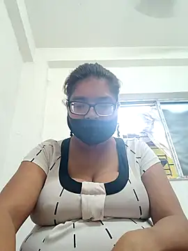 Snapshot of Elie_couple143 chatting on October 2, 2025, 8:10 am Elie couple143 online show from October 2, 2025, 8:10 am