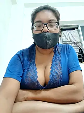 Snapshot of Elie_couple143 chatting on October 16, 2025, 6:53 pm Elie couple143 online show from October 16, 2025, 6:53 pm