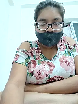 Snapshot of Elie_couple143 chatting on October 22, 2025, 6:40 pm Elie couple143 online show from October 22, 2025, 6:40 pm