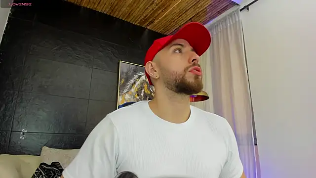 Maximo Wolff online show from October 28, 2025, 8:00 pm