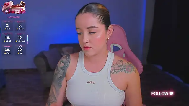 Snapshot of lunaarose chatting on September 17, 2025, 4:03 am lunaarose online show from September 17, 2025, 4:03 am