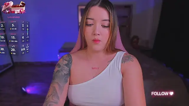 Snapshot of lunaarose chatting on October 7, 2025, 4:20 am lunaarose online show from October 7, 2025, 4:20 am