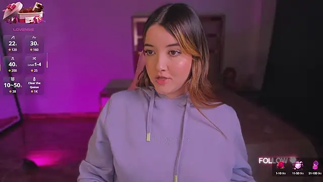 Snapshot of lunaarose chatting on October 9, 2025, 4:21 am lunaarose online show from October 9, 2025, 4:21 am