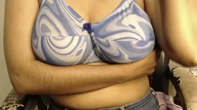 Snapshot of campornlive71 chatting on December 20, 2025, 12:23 pm campornlive71 online show from December 20, 2025, 12:23 pm