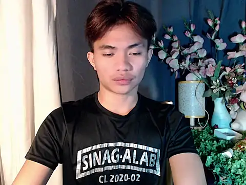 mostwantedtwink online show from November 4, 2025, 3:33 pm