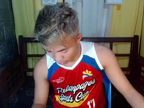 mostwantedtwink online show from April 22, 2026, 8:43 pm