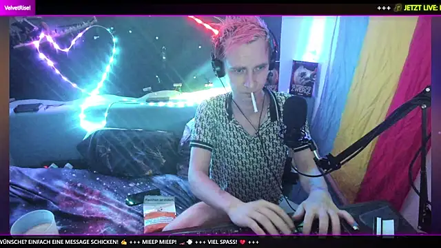 Snapshot of DaveLindau chatting on February 20, 2026, 7:58 pm DaveLindau online show from February 20, 2026, 7:58 pm