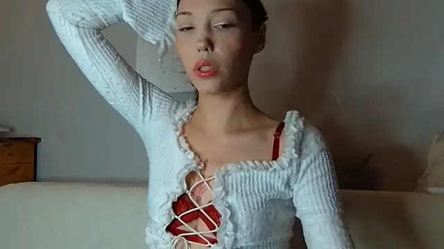 RinaRay online show from September 28, 2025, 4:01 pm