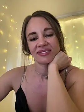 LucieMack online show from June 15, 2026, 12:51 pm
