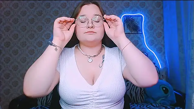 InLoveWithLife26 online show from September 23, 2025, 7:06 pm