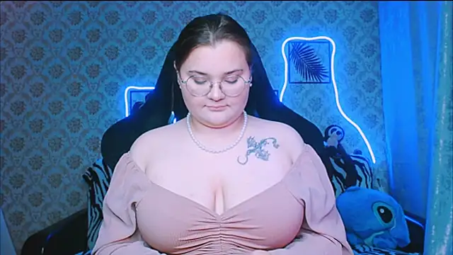 InLoveWithLife26 online show from September 24, 2025, 7:50 pm