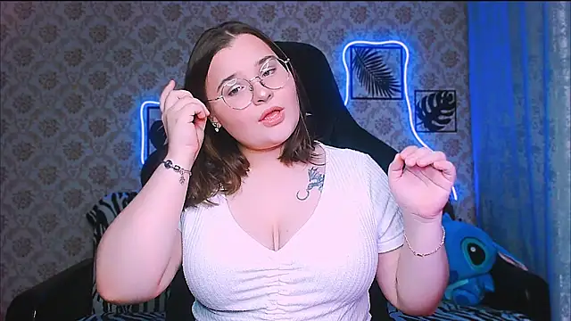 InLoveWithLife26 online show from October 15, 2025, 7:25 pm