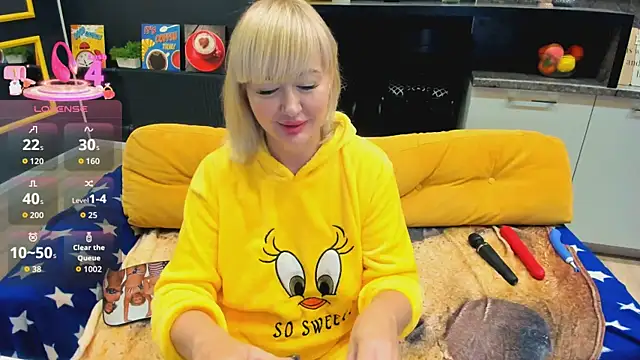 Snapshot of FlirtyMary chatting on September 24, 2025, 10:46 pm FlirtyMary online show from September 24, 2025, 10:46 pm