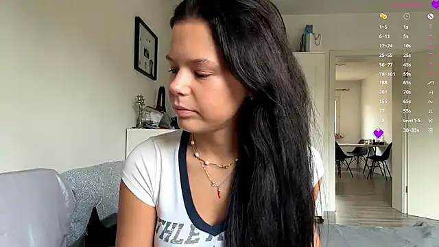 MaydaCornwall online show from November 13, 2025, 8:02 am