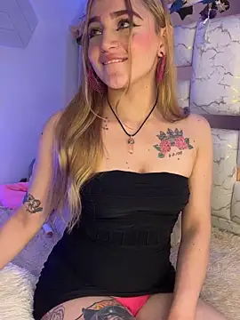 Snapshot of Sara_Sophia420 chatting on October 19, 2025, 10:43 pm Sara Sophia420 online show from October 19, 2025, 10:43 pm