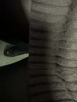 HiddenHoneyLDN online show from October 29, 2025, 9:33 am