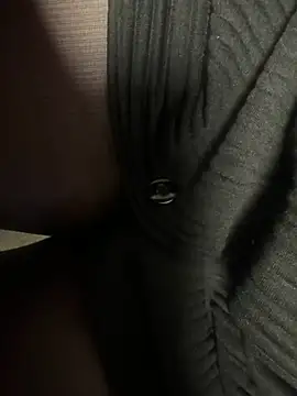 Snapshot of HiddenHoneyLDN chatting on February 18, 2026, 1:18 pm HiddenHoneyLDN online show from February 18, 2026, 1:18 pm