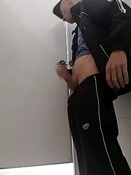 nacho20cmhot online show from September 28, 2025, 4:45 pm