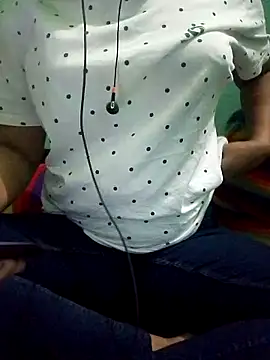 Snapshot of Maria_Mahi chatting on October 7, 2025, 7:22 pm Maria Mahi online show from October 7, 2025, 7:22 pm