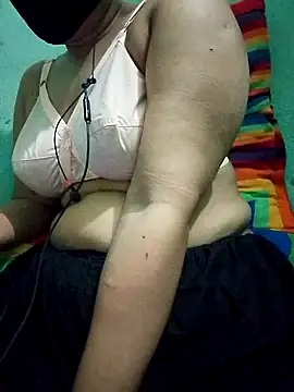 Snapshot of Maria_Mahi chatting on October 10, 2025, 6:40 pm Maria Mahi online show from October 10, 2025, 6:40 pm