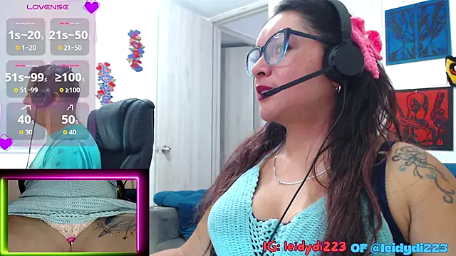 Snapshot of leidydi223 chatting on September 23, 2025, 1:25 pm leidydi223 online show from September 23, 2025, 1:25 pm