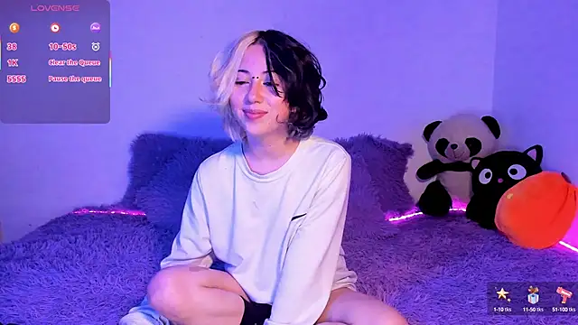 Sofia Equis online show from September 12, 2025, 11:04 pm