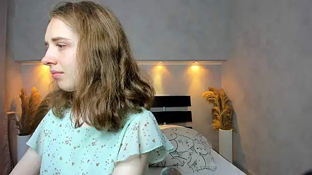 Camilla Kelly online show from September 25, 2025, 12:36 am