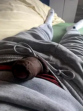 Snapshot of andrey1887 chatting on October 28, 2025, 1:03 pm andrey1887 online show from October 28, 2025, 1:03 pm