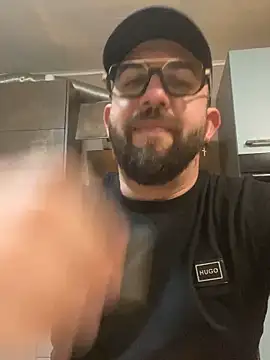 Snapshot of andrey1887 chatting on February 16, 2026, 5:20 pm andrey1887 online show from February 16, 2026, 5:20 pm