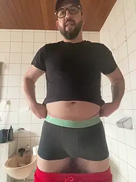 Snapshot of andrey1887 chatting on February 17, 2026, 2:02 pm andrey1887 online show from February 17, 2026, 2:02 pm