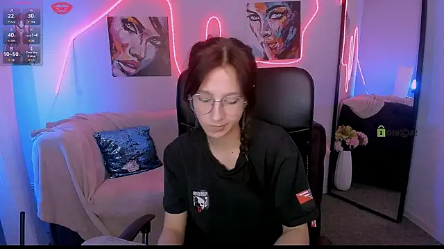 lau ra queen online show from February 5, 2026, 1:21 am