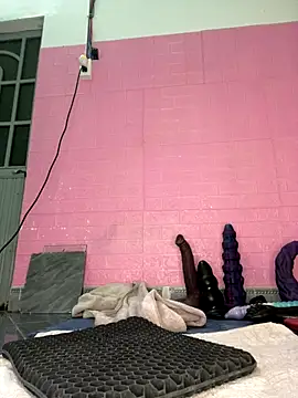 Snapshot of Rose_194 chatting on December 16, 2025, 2:55 pm Rose 194 online show from December 16, 2025, 2:55 pm