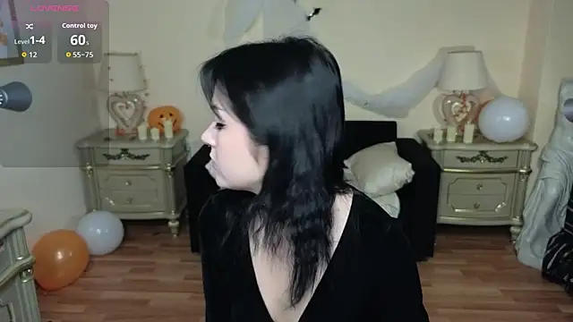 mimi purrs online show from October 18, 2025, 4:37 am