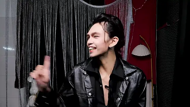 Snapshot of Beibei_TDK chatting on October 18, 2025, 2:18 pm Beibei TDK online show from October 18, 2025, 2:18 pm