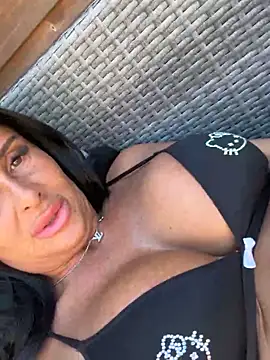 Snapshot of AriannaIsabellax chatting on June 22, 2026, 8:55 am AriannaIsabellax online show from June 22, 2026, 8:55 am