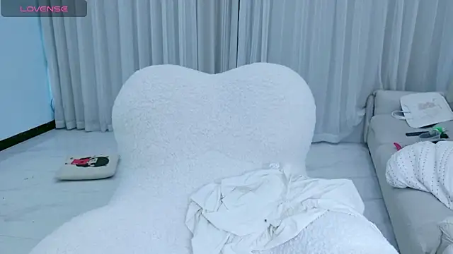 rainybb online show from October 19, 2025, 9:43 am