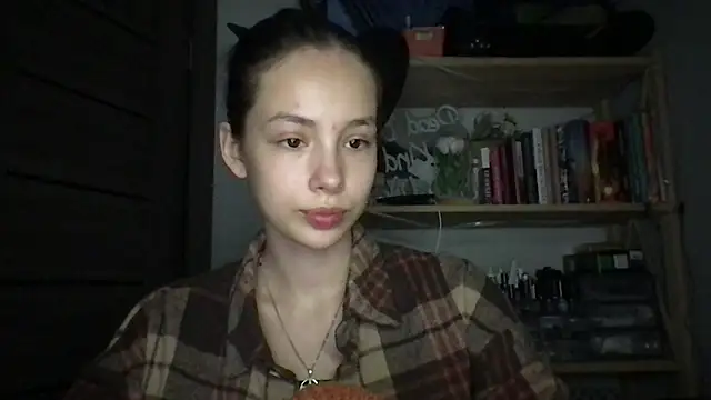 Yuna5343 online show from September 18, 2025, 8:33 pm