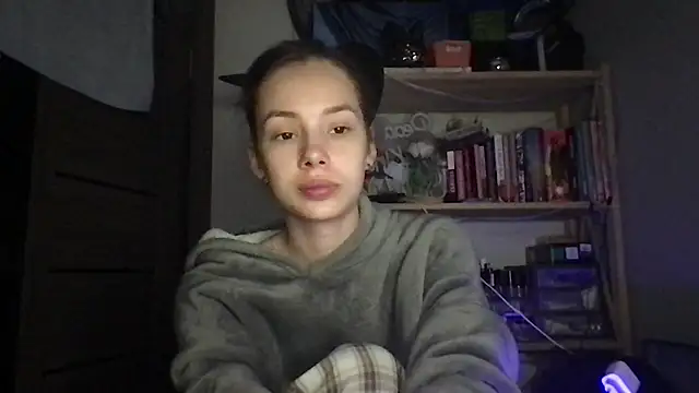 Yuna5343 online show from October 2, 2025, 7:21 pm