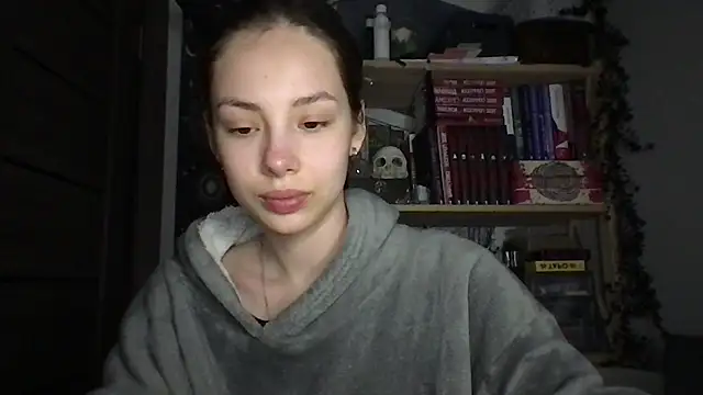 Yuna5343 online show from May 6, 2026, 8:47 pm