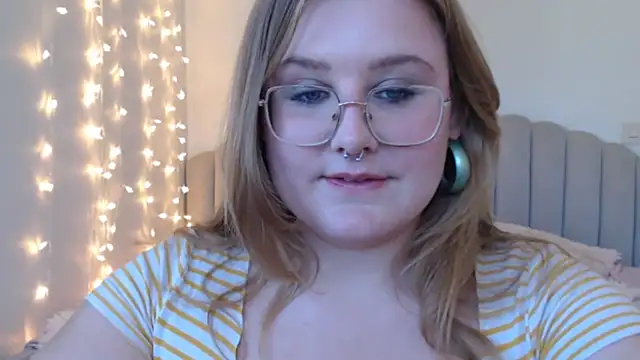 AgnesRoseCams online show from June 12, 2026, 10:14 am