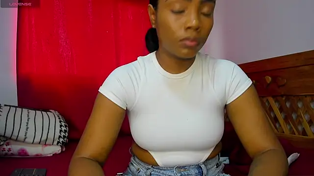 Snapshot of mishell- chatting on June 17, 2026, 6:42 pm mishell- online show from June 17, 2026, 6:42 pm